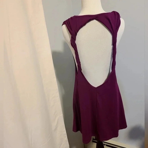 Tobi open back long top - Picture 2 of 3